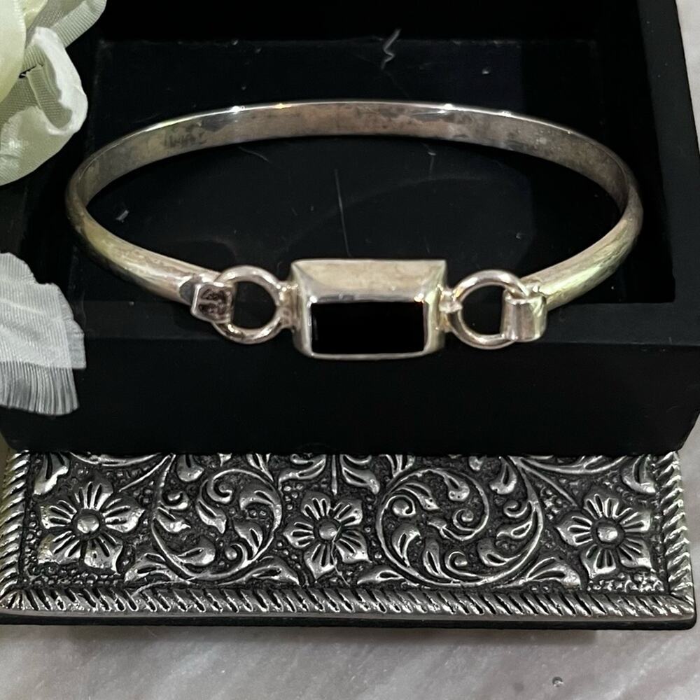Vintage Mexican 925 Sterling Silver Onyx Inlay Square Thin Clasp Bangle Bracelet